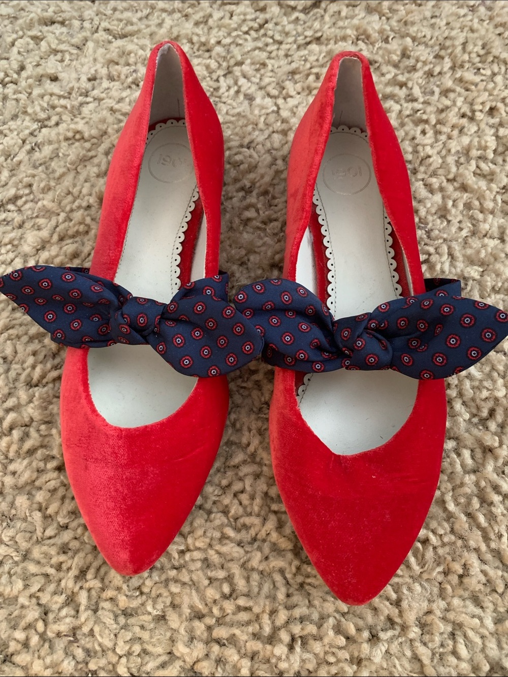 1901 red velvet vamp bow flats